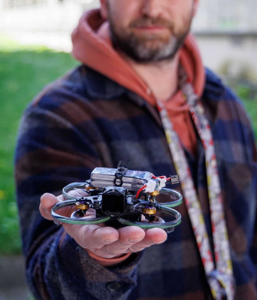FPV dron pro interiérové lety